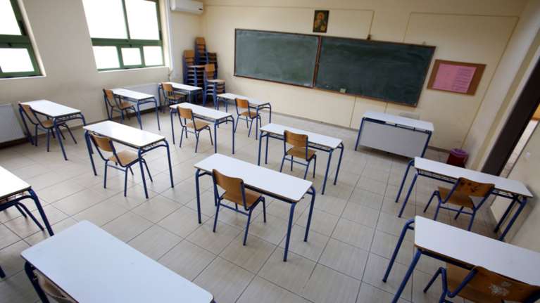 Κορονοϊός: Με μονά θρανία και μάσκες ανοίγουν τα σχολεία της Κύπρου