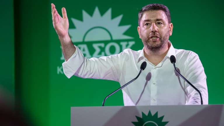 Ο Ανδρουλάκης έχει νεύρα: Απειλές για διαγραφές στο ΠΑΣΟΚ - Άγνωστο πότε θα γίνουν εκλογές για νέα ηγεσία