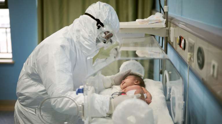 Ηράκλειο Κρήτης: Στη ΜΕΘ με κορονοϊό βρέφος μόλις 26 ημερών