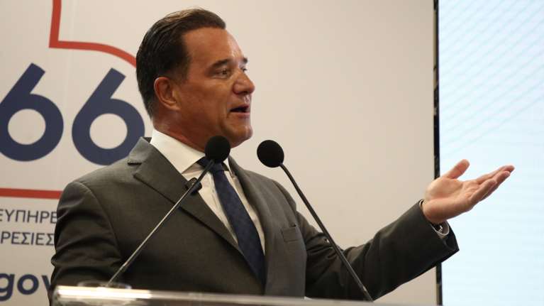 Συνελήφθη ο χρήστης των social media που απειλούσε να &quot;καθαρίσει&quot; τον Άδωνι Γεωργιάδη και ευχόταν να λιντσάρουν βουλευτές