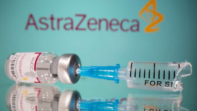 Εμβόλιο AstraZeneca: Θα χορηγείται και σε άτομα άνω των 65 ετών στην Ισπανία