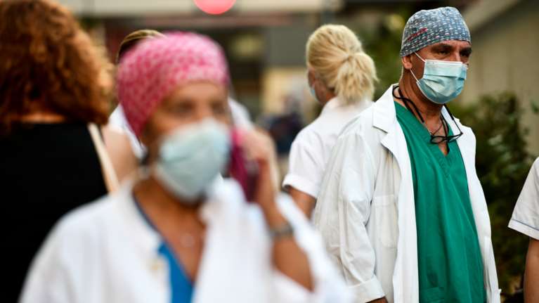 Υπ. Εσωτερικών: Περίπου 20.000 προσλήψεις στο Δημόσιο - 4.000 στην Υγεία, 2.000 στην Άμυνα