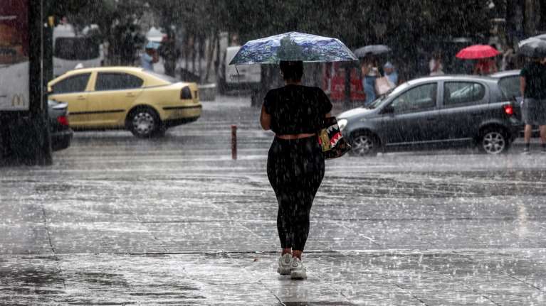 Αλλάζει ο καιρός: Από τον ακραίο καύσωνα σε μπουρίνια και καταιγίδες - Μικρή πτώση της θερμοκρασίας