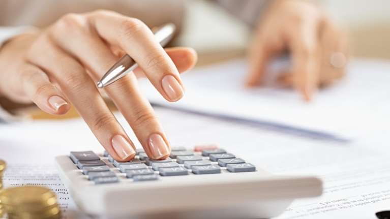 Απίστευτο και όμως ελληνικό: Δεν παίρνουν επιστροφές φόρου και επιδοτήσεις για να μην αποκαλύψουν τις καταθέσεις τους