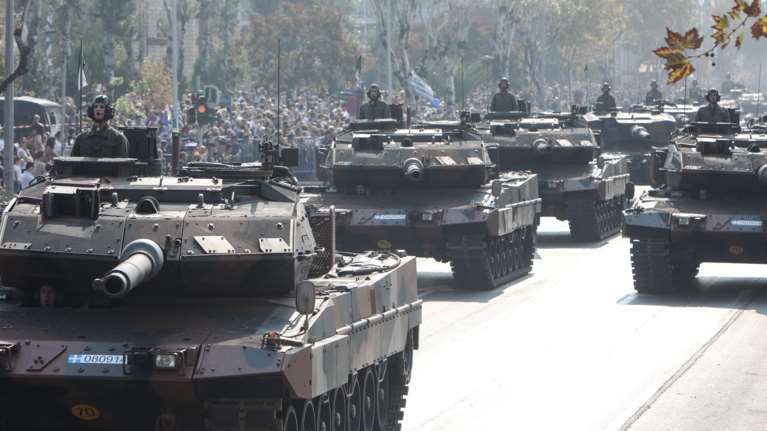 28η Οκτωβρίου: Υποχρεωτική η χρήση μάσκας για τους θεατές στις παρελάσεις λόγω κορονοϊού