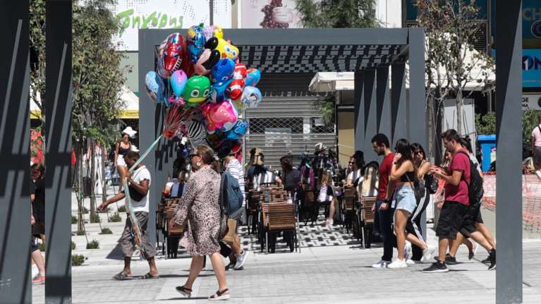 Επιβαρύνσεις ως 51 ευρώ τον μήνα για 1,1 εκατ. αυτοαπασχολούμενους - Οι νέες εισφορές [πίνακες]