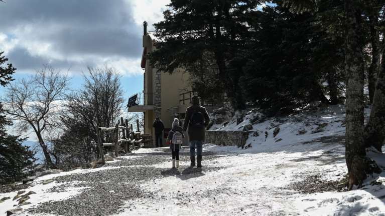 Πρόγνωση Κολυδά: Χριστούγεννα με χιόνια και τσουχτερό κρύο - Πού θα χιονίσει, στα λευκά και η Πάρνηθα