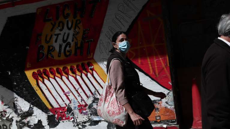 Φορολογικές δηλώσεις-Οριστικό: Πότε θα τις υποβάλουμε, πώς θα πληρώσουμε, πόση έκπτωση θα γίνει αν τα δώσουμε εφάπαξ