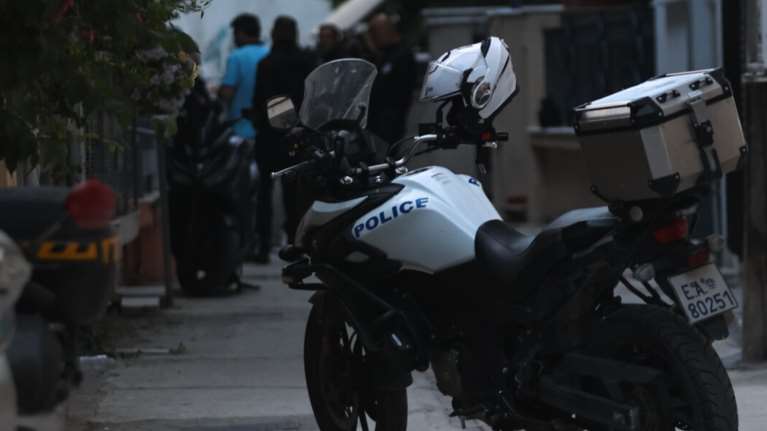 Θρίλερ στη Λάρισα: Νεκρή μέσα στο σπίτι της βρέθηκε μία 52χρονη γυναίκα – Τη σκότωσε ο γιος της