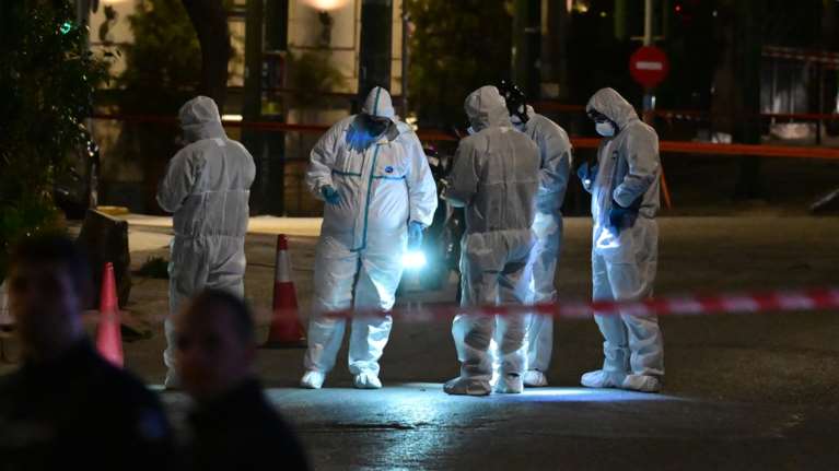 Βόμβα στη Hellenic Train: Δύο δράστες με δίκυκλο τοποθέτησαν το σακίδιο με τον εκρηκτικό μηχανισμό - Καθόλου φύλαξη έξω από τα γραφεία