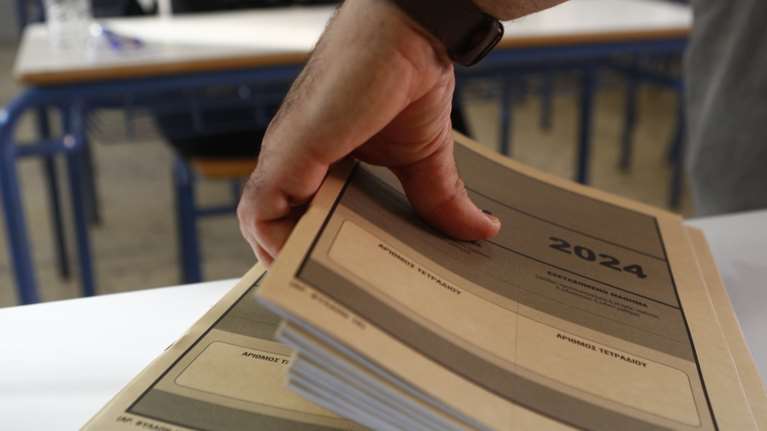 Πανελλήνιες 2024: Αντιδράσεις για τα θέματα της Ιστορίας, απαιτητική η Φυσική, πιο εύκολη η Οικονομία