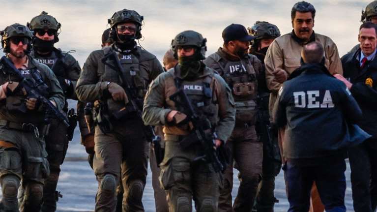 Το παρασκήνιο της σύλληψης Μαδούρο: Αρνήθηκε το "καταφύγιο" του Πούτιν, το γνώριζε και το Βατικανό