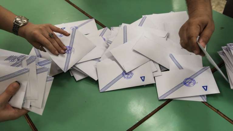 Δημοσκόπηση Pulse: &quot;Κονταροχτυπιούνται&quot; για τη δεύτερη θέση ΣΥΡΙΖΑ-ΠΑΣΟΚ - Αποδυναμωμένος ο Τσίπρας μετά το Συνέδριο