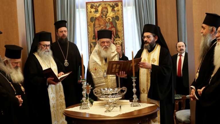 Ο κορονοϊός βάζει τέλος στη λειτουργία των εκκλησιών -Αποφασίζει σήμερα η Ιερά Σύνοδος