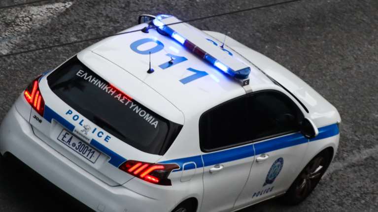 Ψάχνουν λύση στο μυστήριο με τον πυροβολισμό 16χρονου στο Λαγονήσι: Έκαναν γκραφίτι με κουκούλες σε μάντρα σπιτιού