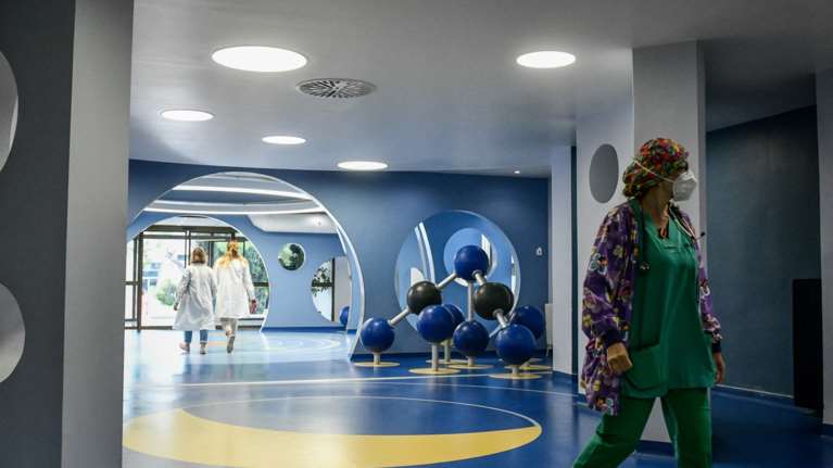 Τι αλλάζει με το Ογκολογικό Παίδων &quot;Ελπίδα&quot; : Δωρεάν υπηρεσίες σε παιδιά που πάσχουν από καλοήθη &amp; κακοήθη νοσήματα