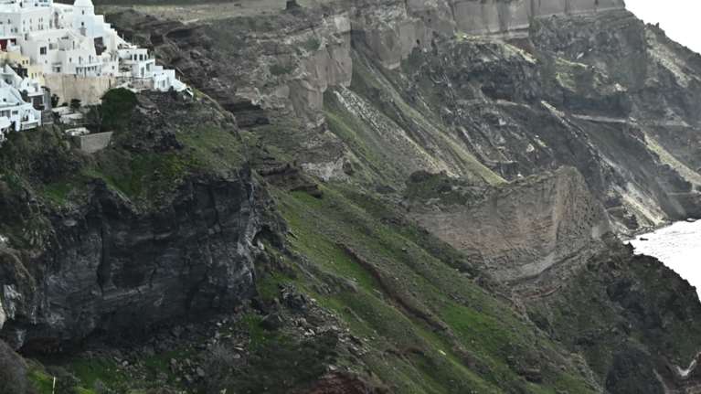 Σαντορίνη: Ανησυχία για την ηφαιστειακή δραστηριότητα - &quot;Οι σεισμοί δεν ήταν καθαροί, μάλλον ανεβαίνει το μάγμα&quot; λέει ο Συνολάκης