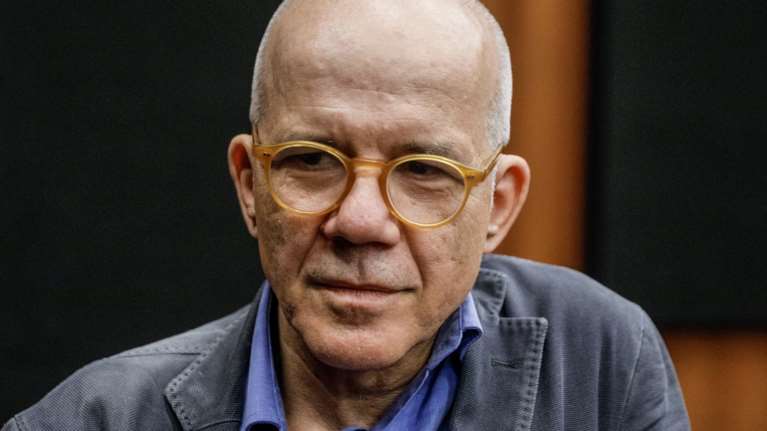 Ο Τάσος Τέλλογλου μιλάει στο TheTOC: Το κινητό του Τσίπρα ελέγχθηκε για υποκλοπή, αλλά δεν βρέθηκε τίποτα...