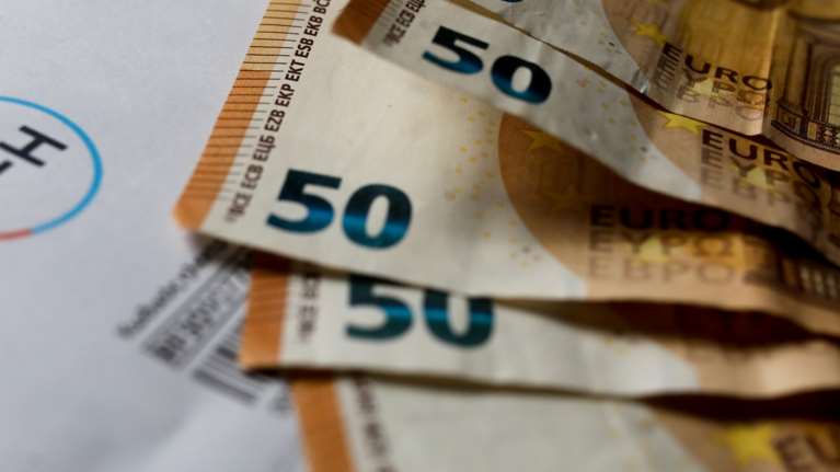 Γιατί τελειώνουν οι επιδοτήσεις στο ρεύμα και τα διάφορα &quot;pass&quot; - Νέο τοπίο μετά τις εκλογές