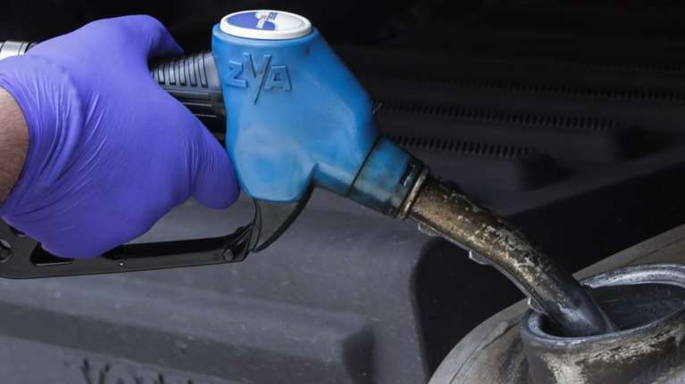 Μεγάλη επιχείρηση του &quot;ελληνικού FBI&quot; για το λαθρεμπόριο καυσίμων - 20 συλλήψεις, κατασχέθηκαν μεγάλα ποσά