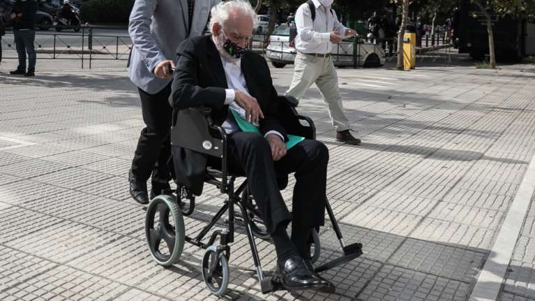 Άκης Τσοχατζόπουλος: Στο νοσοκομείο με εκτεταμένες κατακλίσεις - Η ανάρτηση της Βίκυς Σταμάτη