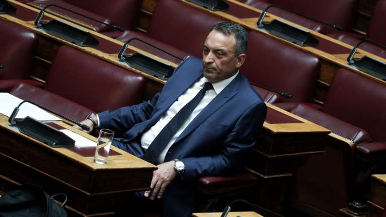 Σπαρτιάτες: Ο Κασιδιάρης &quot;άρπαξε&quot; το κόμμα από τον Στίγκα - Μάχη για το 1,5 εκατ. ευρώ της κρατικής χρηματοδότησης