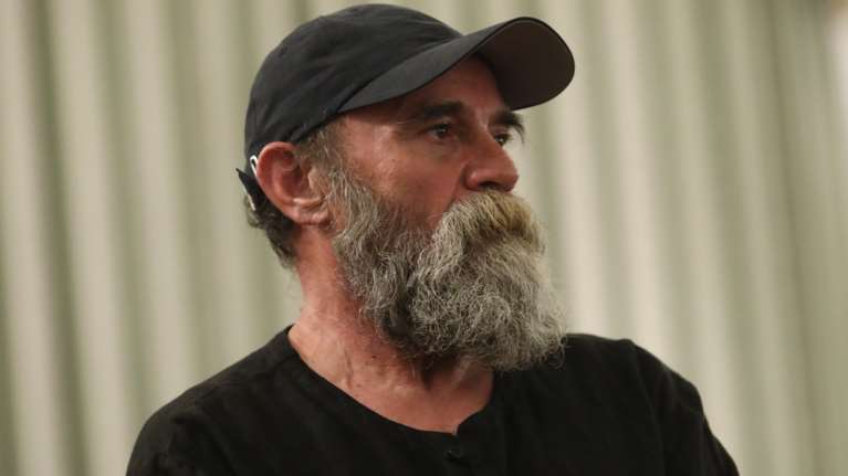 &quot;Άλλος άνθρωπος&quot;: Δίωξη στον Πολυχρονόπουλο για εγκληματική οργάνωση και ξέπλυμα - Συγκατηγορούμενοι η μητέρα κι ο γαμπρός του