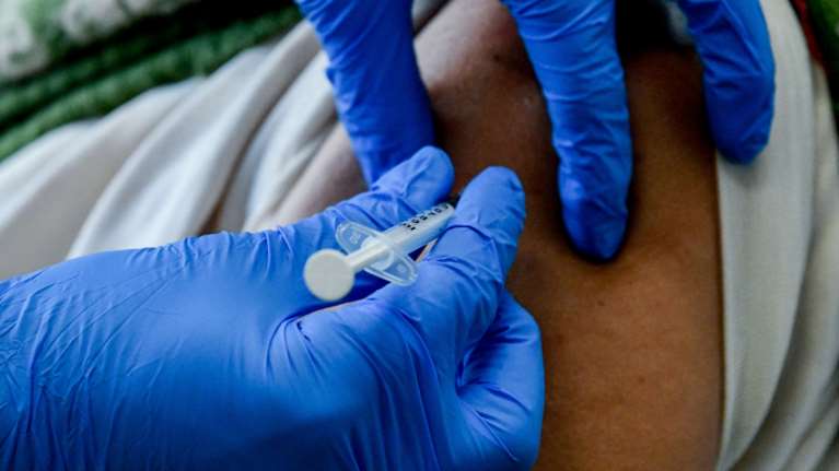 Άρχισαν οι πρώτες δοκιμές εμβολίου mRNA κατά του καρκίνου του πνεύμονα σε επτά χώρες