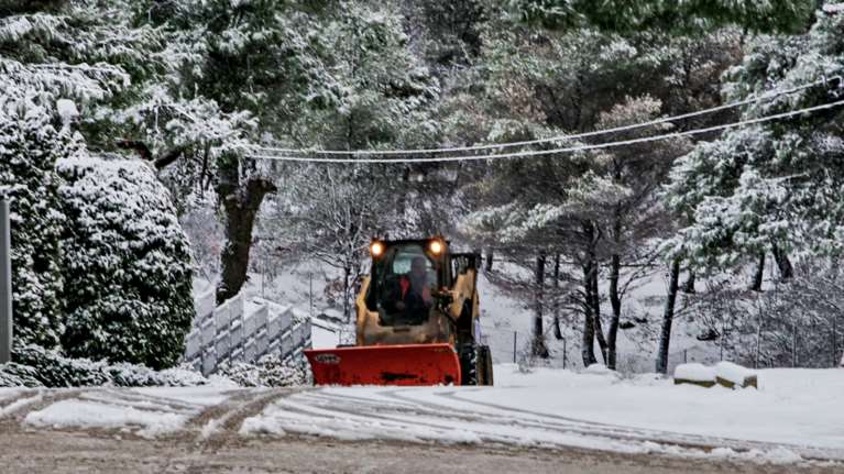 Κακοκαιρία Ελπίς: Πώς θα εξελιχθεί τις επόμενες ώρες - Χιόνια στην Αττική - Στα λευκά η Ιπποκράτειος Πολιτεία [εικόνες]