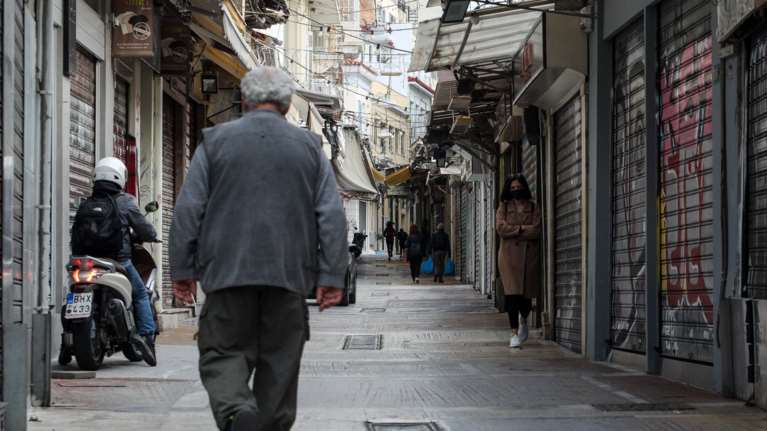 ΑΕΠ: Πώς αποφύγαμε την πολύ βαθιά ύφεση παρά την επιστροφή στα επίπεδα του 2002 - Η εξήγηση και η ελπίδα