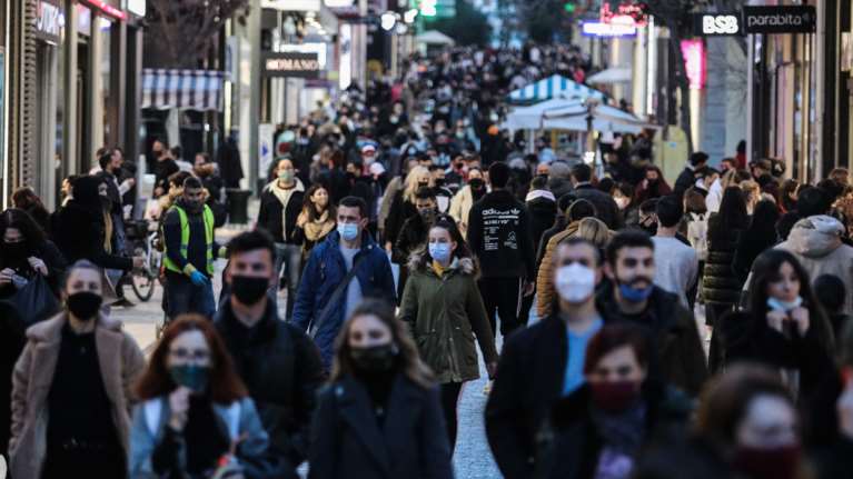 Κορονοϊός: Οι τρεις προϋποθέσεις για το τέλος της πανδημίας - Αποκλιμάκωση μέχρι τον Μάρτιο βλέπουν οι επιστήμονες