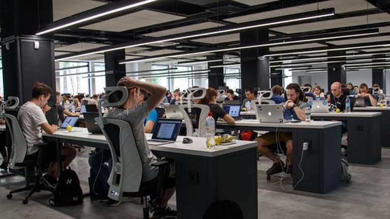 Κατατέθηκε στη Βουλή το εργασιακό νομοσχέδιο: Τι ισχύει για 8ωρο, άδειες και απεργίες - Όλες οι αλλαγές