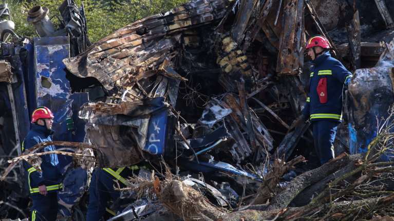 Τέμπη: Άμεσα θα καταβάλλονται οι αποζημιώσεις που θα επιδικάζονται για συγγενείς θυμάτων και επιζήσαντες