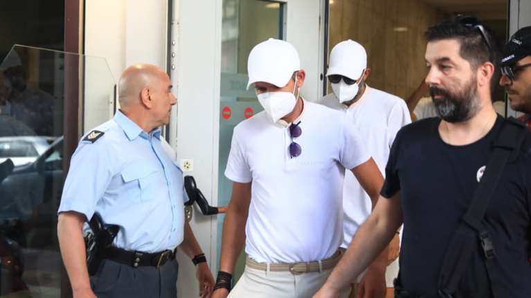 Φωτιά στην Ύδρα: Προσωρινά κρατούμενοι ο πλοίαρχος και ο υποπλοίαρχος της θαλαμηγού