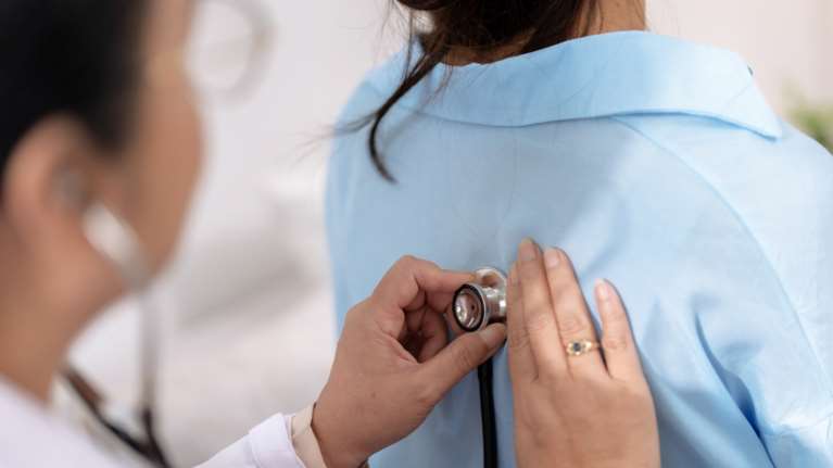 Ποιοι διατρέχουν μεγαλύτερο κίνδυνο από τον μεταπνευμονοϊό HMPV - Σαρώνουν οι λοιμώξεις του αναπνευστικού