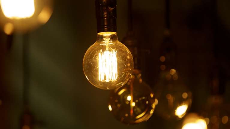 Ρεύμα: Ανοίγει η πλατφόρμα αιτήσεων επιδότησης για τις επιχειρήσεις -Ποιες είναι οι 3 κατηγορίες