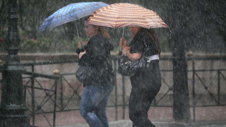 "Φουλ" Φθινόπωρο: Με νεφώσεις, βροχές και καταιγίδες το σκηνικό του καιρού
