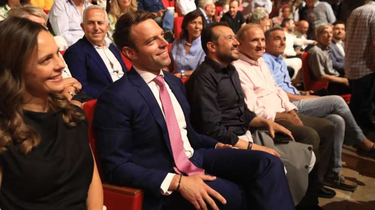 Ολοκληρώθηκε το διαρκές συνέδριο του ΣΥΡΙΖΑ - Οι ομιλίες των πέντε υποψηφίων - Χαμόγελα και σέλφι [εικόνες]