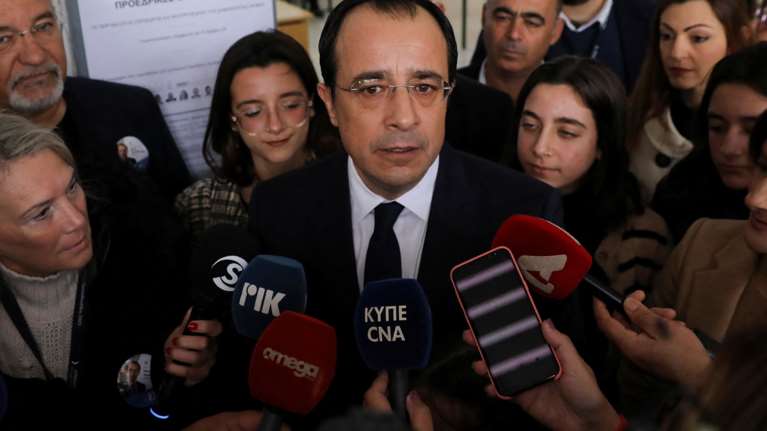 Προεδρικές εκλογές στην Κύπρο: Έκλεισαν οι κάλπες - Προβάδισμα στον Νίκο Χριστοδουλίδη δίνουν τα exit poll