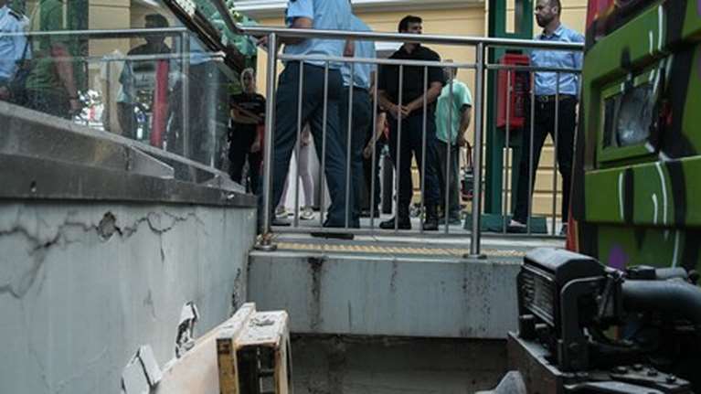 Κηφισιά: Έτσι έγινε το ατύχημα με το τρένο και τους οκτώ τραυματίες - Τι λένε δήμαρχος και ΣΤΑΣΥ [εικόνες-βίντεο]