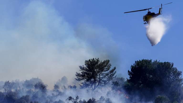"Δύσκολο 48ωρο στην Αττική": Καταβάτες άνεμοι, ζέστη και ξηρασία πυροδοτούν επικίνδυνα την ατμόσφαιρα- Συναγερμός Red Code