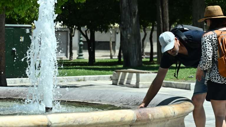 Καιρός: Εξπρές κύμα ζέστης σήμερα με 40άρια, αφρικανική σκόνη και θυελλώδεις ανέμους- Πολύ υψηλός ο κίνδυνος πυρκαγιάς