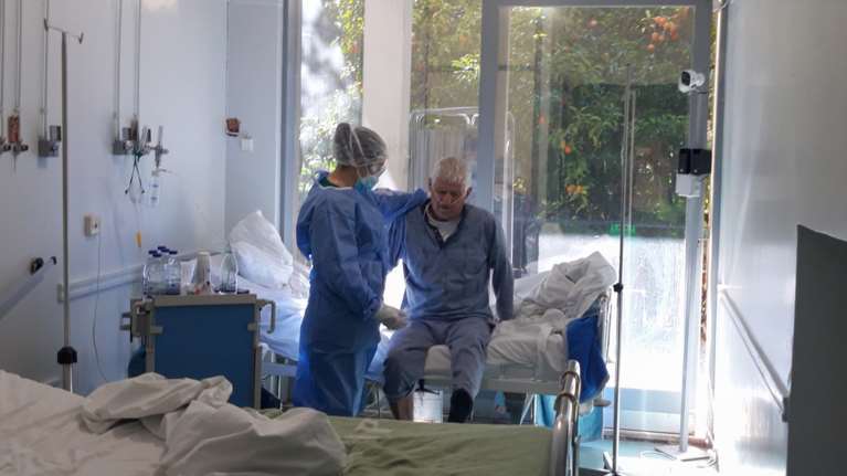 Αποκλειστικό: Αυτό είναι το κέντρο αποκατάστασης που ρίχνεται στη μάχη για τους ασθενείς covid