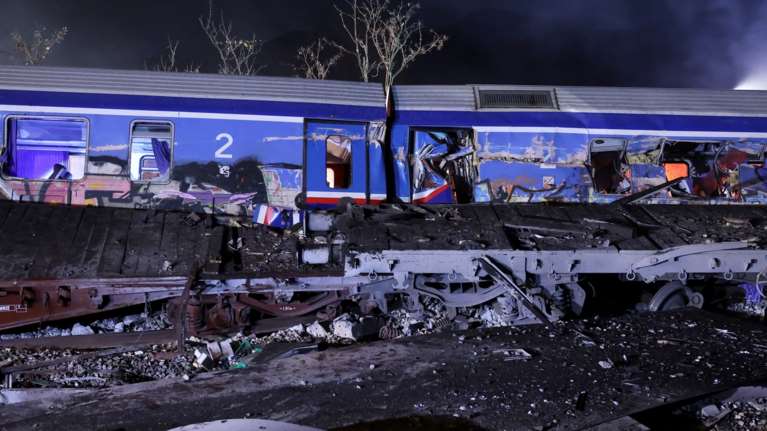 Τραγωδία στα Τέμπη: "Βασίλη φεύγω; -Φεύγεις φεύγεις"- Η τελευταία συνομιλία του μηχανοδηγού του intercity με τον σταθμάρχη