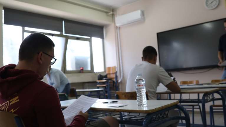 Πανελλήνιες 2025: Αναμενόμενης δυσκολίας τα θέματα στα Νέα Ελληνικά των ΕΠΑΛ - Δείτε τις απαντήσεις