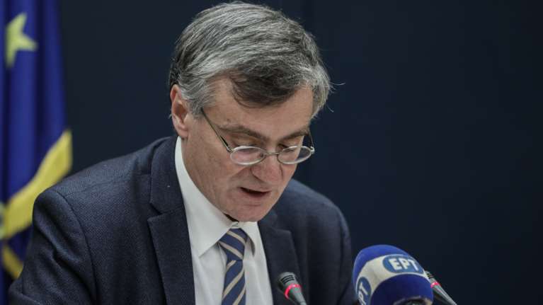 Τσιόδρας για κορονοϊό: 71 νέα επιβεβαιωμένα κρούσματα, συνολικά 695 - Εκτιμήσεις για 8.000-10.000