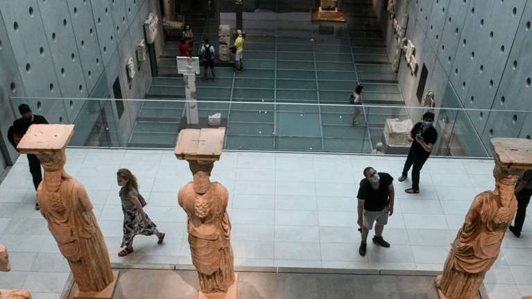 Το Μουσείο της Ακρόπολης &quot;τρολάρει&quot; τον Σούνακ: Πολιτισμός δεν είναι μόνο οι αρχαιότητες, είναι και οι συμπεριφορές