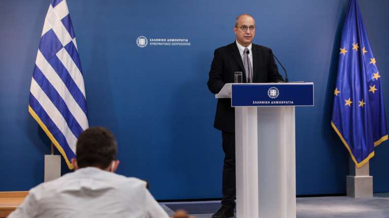 Σκληρή απάντηση Οικονόμου στις προκλήσεις Ακάρ: Ρητορικός παροξυσμός και ψέματα