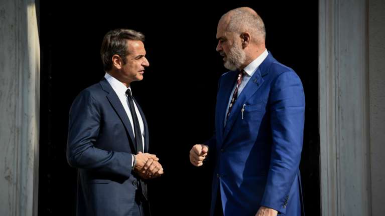 Στην Αλβανία ο Μητσοτάκης - Ιστορική επίσκεψη σε Χειμάρρα, Λιβαδειά, Δερβιτσάνη για την ελληνική μειονότητα