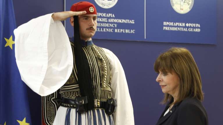 Σακελλαροπούλου για τους πέντε νεκρούς Έλληνες στη Λιβύη: Η τραγικότητα του συμβάντος μας συγκλονίζει όλους